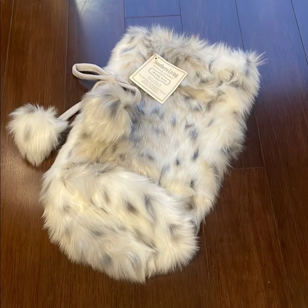 Southern Living Faux Fur Gift Bag - Cream and Gray